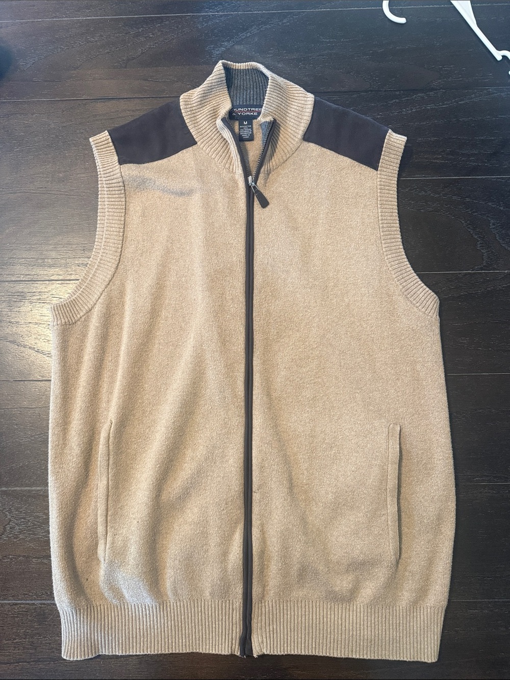 Roundtree & Yorke Men's Tan Zip Front Knit Vest with Dark Shoulder Panels